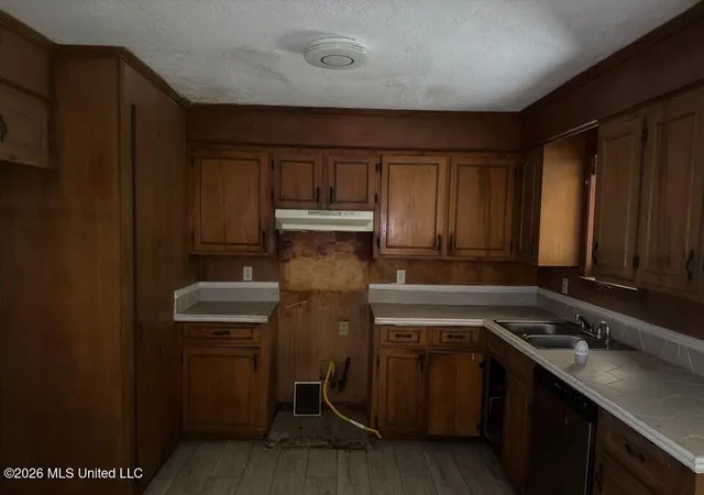 Photo 3 of Single family home for sale at 1604 Woody Dr, Jackson, MS 39212 | MLS# 4158975 | Listing updated on 2026-08-12