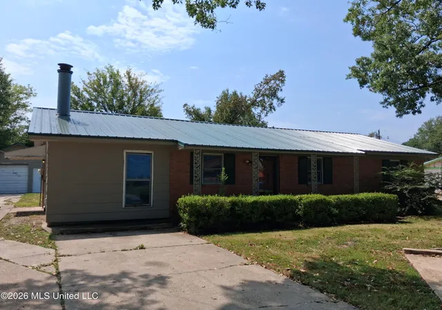 Photo 3 of Single family home for sale at 215 Patricia Dr, Indianola, MS 38751 | MLS# 4158966 | Listing updated on 2026-09-11