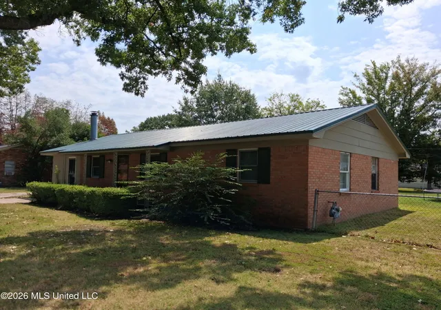 Photo 4 of Single family home for sale at 215 Patricia Dr, Indianola, MS 38751 | MLS# 4158966 | Listing updated on 2026-09-11