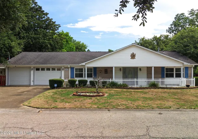 Photo 1 of Single family home for sale at 2137 Driftwood Dr, Biloxi, MS 39531 | MLS# 4159274 | Listing updated on 2026-09-18
