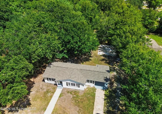Photo 3 of Sale Pending at 3513 Hemlock Ave, Moss Point, MS 39563 | MLS# 4158983 | Listing updated on 2026-09-16