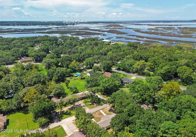 Photo 4 of Sale Pending at 3513 Hemlock Ave, Moss Point, MS 39563 | MLS# 4158983 | Listing updated on 2026-09-16