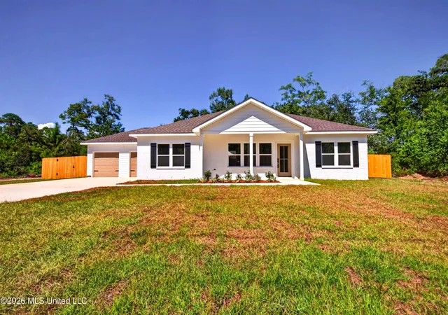 Photo 1 of Single family home for sale at 522 Main St, Ocean Springs, MS 39564 | MLS# 4159017 | Listing updated on 2026-08-13