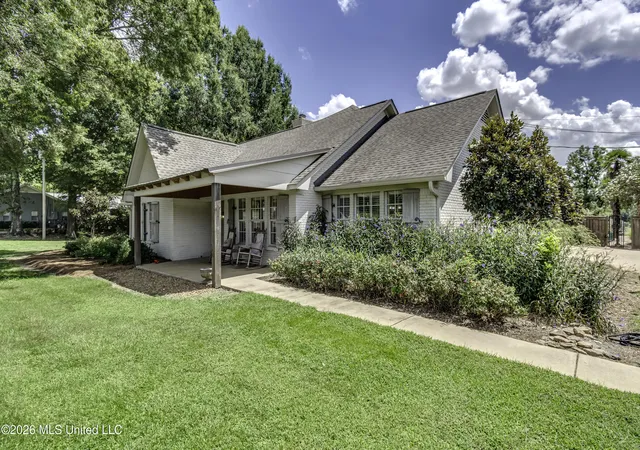 Photo 2 of Single family home for sale at 107 Germantown Rd, Gluckstadt, MS 39110 | MLS# 4159048 | Listing updated on 2026-10-19