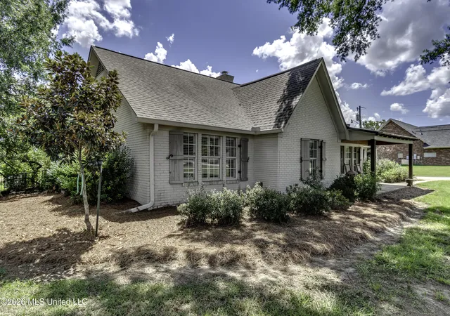 Photo 3 of Single family home for sale at 107 Germantown Rd, Gluckstadt, MS 39110 | MLS# 4159048 | Listing updated on 2026-10-19