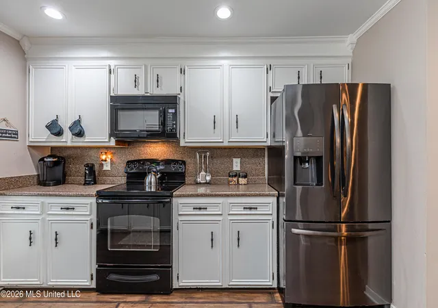 Photo 3 of Sale Pending at 1240 Scots Glen, Jackson, MS 39204 | MLS# 4159042 | Listing updated on 2026-08-18