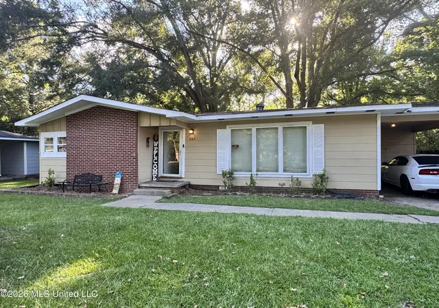 Photo 1 of Single family home for sale at 3165 Oak Forest Dr, Jackson, MS 39212 | MLS# 4159004 | Listing updated on 2026-08-31