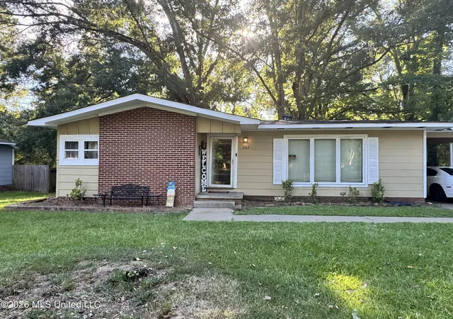 Photo 2 of Single family home for sale at 3165 Oak Forest Dr, Jackson, MS 39212 | MLS# 4159004 | Listing updated on 2026-08-31