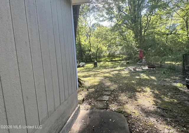 Photo 3 of Single family home for sale at 3165 Oak Forest Dr, Jackson, MS 39212 | MLS# 4159004 | Listing updated on 2026-10-19