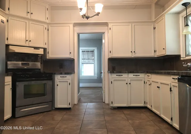 Photo 2 of Single family home for sale at 1319 Hazel St, Jackson, MS 39202 | MLS# 4159184 | Listing updated on 2026-08-28