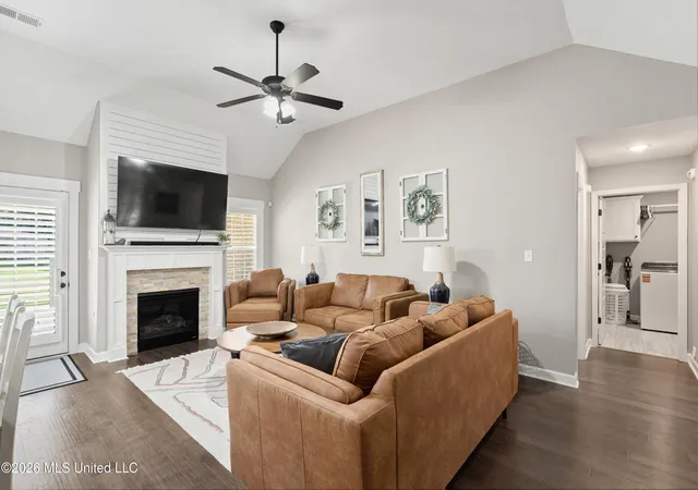 Photo 3 of Sale Pending at 2467 Copper St, Southaven, MS 38672 | MLS# 4159283 | Listing updated on 2026-08-24