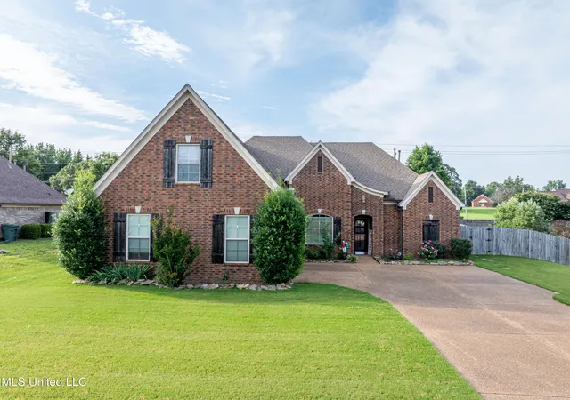 Photo 2 of Single family home for sale at 1668 Farindale Cvs, Nesbit, MS 38651 | MLS# 4159203 | Listing updated on 2026-09-06