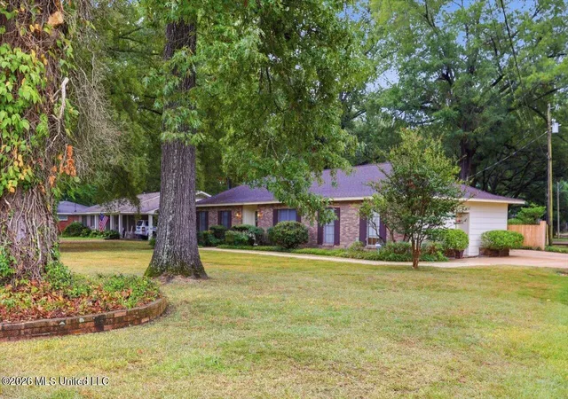 Photo 2 of Single family home for sale at 144 Colonial Cir, Jackson, MS 39211 | MLS# 4160306 | Listing updated on 2026-09-16