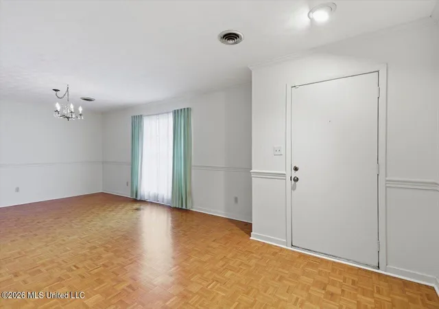 Photo 3 of Single family home for sale at 144 Colonial Cir, Jackson, MS 39211 | MLS# 4160306 | Listing updated on 2026-09-16