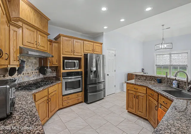 Photo 3 of Single family home for sale at 3605 S New Pointe Dr, Southaven, MS 38672 | MLS# 4159925 | Listing updated on 2026-09-11