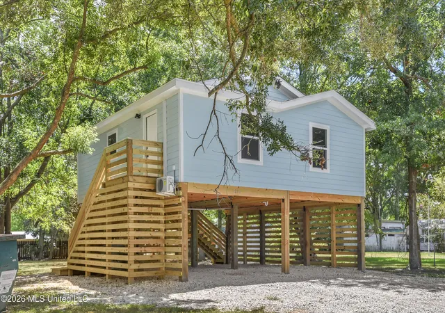Photo 2 of Sale Pending at 3212 Argentina St, Pascagoula, MS 39581 | MLS# 4159224 | Listing updated on 2026-08-23