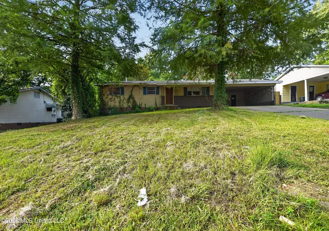 Photo 2 of Single family home for sale at 1023 Garden Park Dr, Jackson, MS 39204 | MLS# 4159545 | Listing updated on 2026-09-09
