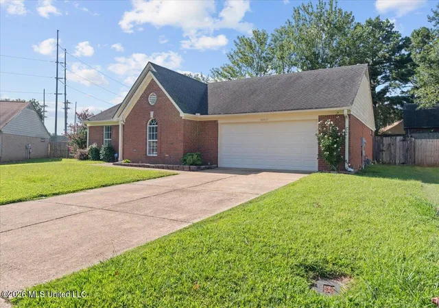 Photo 2 of Sale Pending at 10417 Amanda Dr, Olive Branch, MS 38654 | MLS# 4159125 | Listing updated on 2026-08-25