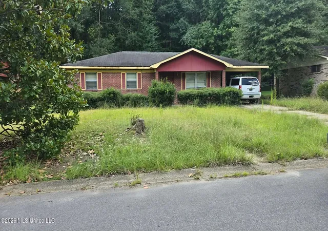 Photo 1 of Sale Pending at 76 Hoy Green Acres Cir, Laurel, MS 39443 | MLS# 4159124 | Listing updated on 2026-08-15