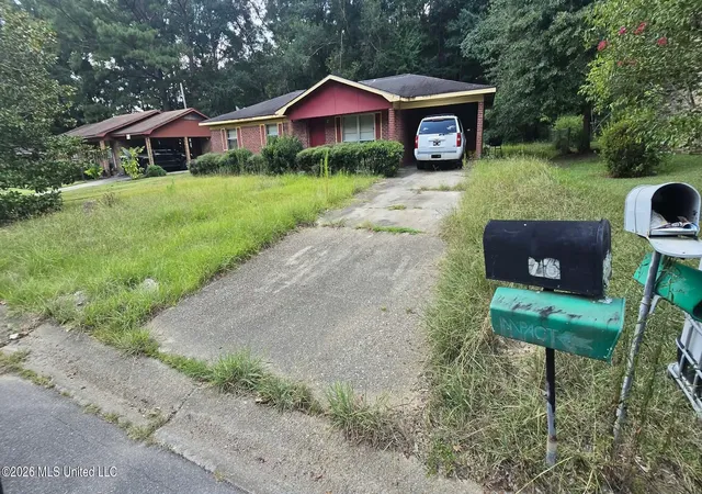 Photo 2 of Sale Pending at 76 Hoy Green Acres Cir, Laurel, MS 39443 | MLS# 4159124 | Listing updated on 2026-08-15