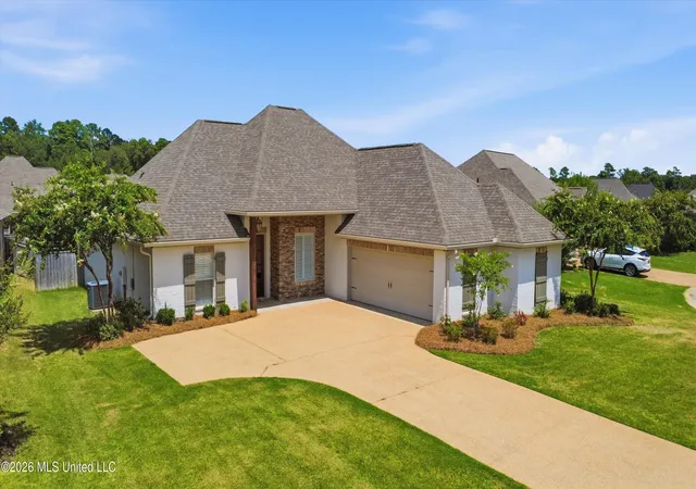 Photo 2 of Sale Pending at 420 Emerald Trl, Brandon, MS 39047 | MLS# 4159288 | Listing updated on 2026-08-16