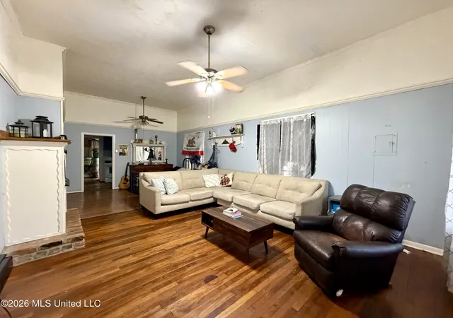 Photo 2 of Single family home for sale at 352 Mary St, Brookhaven, MS 39601 | MLS# 4159182 | Listing updated on 2026-08-14