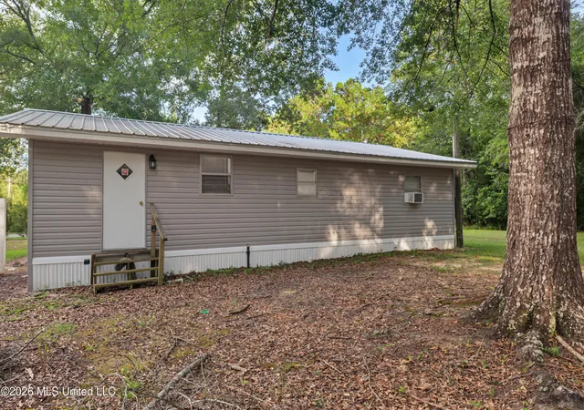 2nd image of 8 Woods Rd, Wiggins, MS 39577 | MLS# 4159176