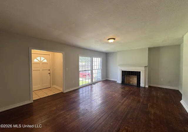Photo 2 of Sale Pending at 315 Robinhood Rd, Jackson, MS 39206 | MLS# 4159886 | Listing updated on 2026-09-07