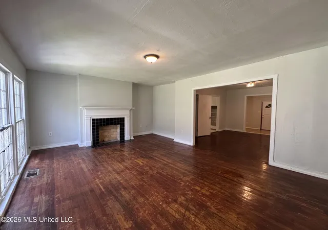 Photo 3 of Sale Pending at 315 Robinhood Rd, Jackson, MS 39206 | MLS# 4159886 | Listing updated on 2026-09-07