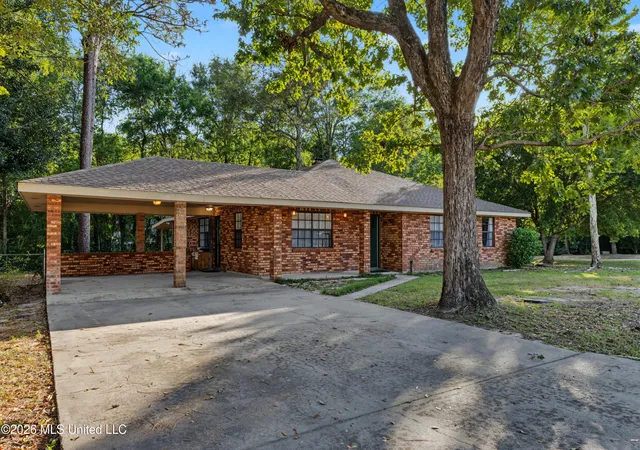 Photo 1 of Single family home for sale at 139 Ridgeview Dr, Carriere, MS 39426 | MLS# 4159172 | Listing updated on 2026-08-14
