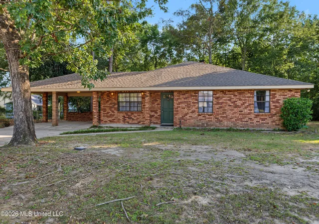 Photo 2 of Single family home for sale at 139 Ridgeview Dr, Carriere, MS 39426 | MLS# 4159172 | Listing updated on 2026-08-14