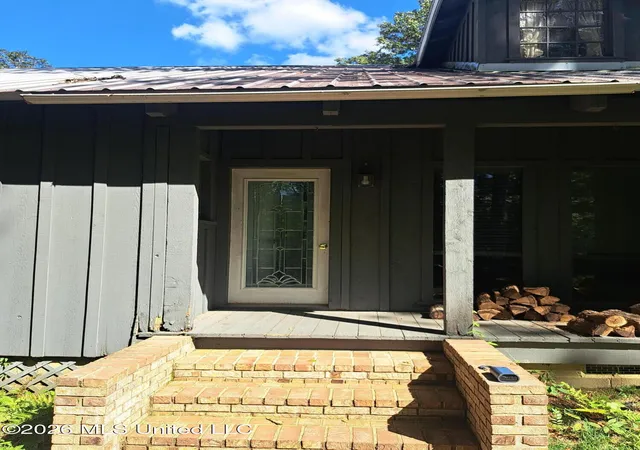Photo 3 of Single family home for sale at 708 Laney Dr, Clinton, MS 39056 | MLS# 4159190 | Listing updated on 2026-09-14