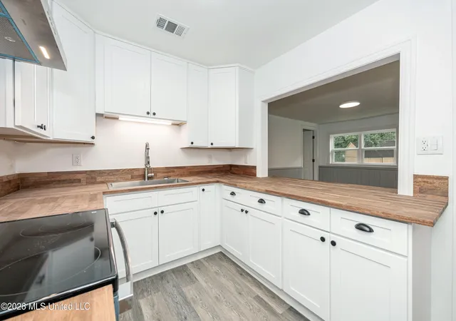 Photo 3 of Single family home for sale at 3036 Woodlawn Ave, Moss Point, MS 39563 | MLS# 4159477 | Listing updated on 2026-08-22