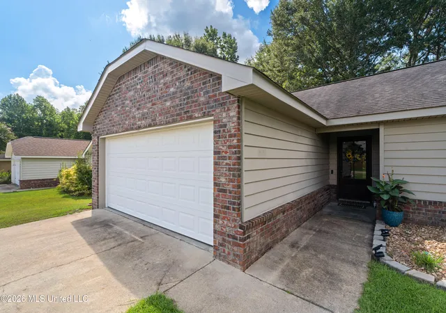 Photo 4 of Single family home for sale at 40 S Ambrose, Hattiesburg, MS 39402 | MLS# 4159254 | Listing updated on 2026-08-14