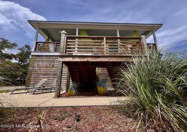 Photo 4 of Single family home for sale at 127 17th Street, Gulfport, MS 39507 | MLS# 4159335 | Listing updated on 2026-08-17