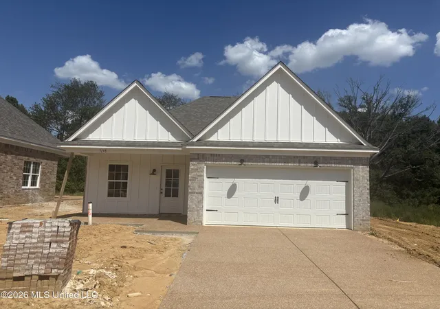 Photo 1 of Sale Pending at 7198 Fairmont Pl Cvs, Southaven, MS 38671 | MLS# 4159232 | Listing updated on 2026-08-25