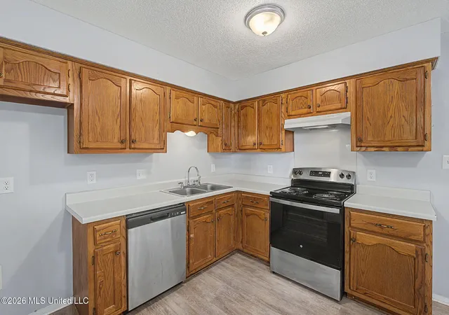 Photo 3 of Sale Pending at 114 Dogwood Dr, Senatobia, MS 38668 | MLS# 4159286 | Listing updated on 2026-09-03