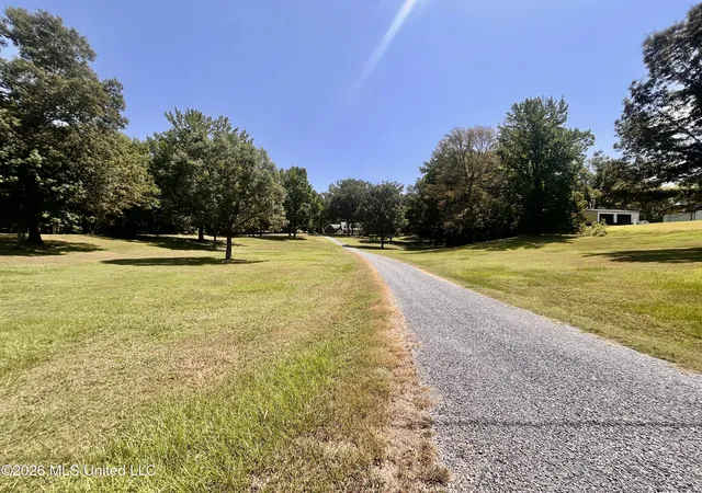 Photo 2 of Single family home for sale at 5560 Poplar Cor Rd, Walls, MS 38680 | MLS# 4159278 | Listing updated on 2026-08-28