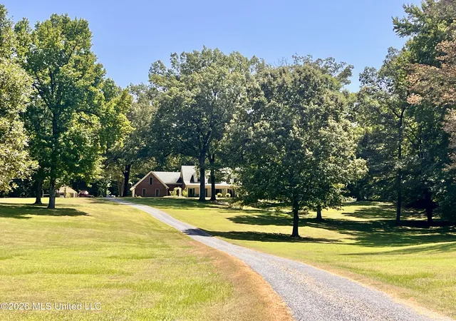 Photo 3 of Single family home for sale at 5560 Poplar Cor Rd, Walls, MS 38680 | MLS# 4159278 | Listing updated on 2026-08-28