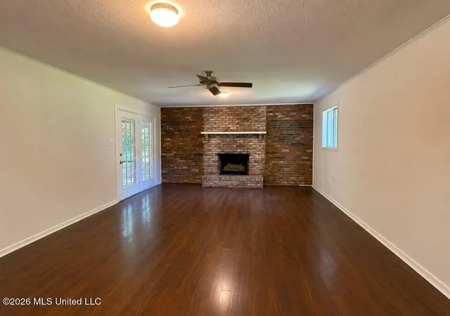 Photo 2 of Single family home for sale at 1009 Laurelwood Dr, Clinton, MS 39056 | MLS# 4159266 | Listing updated on 2026-09-10