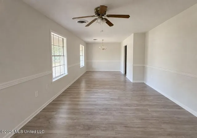 Photo 3 of Single family home for sale at 1009 Laurelwood Dr, Clinton, MS 39056 | MLS# 4159266 | Listing updated on 2026-09-10