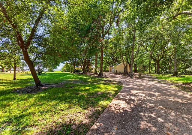 Photo 3 of Single family home for sale at 1401 Seacliffe Dr, Gautier, MS 39553 | MLS# 4159289 | Listing updated on 2026-08-15