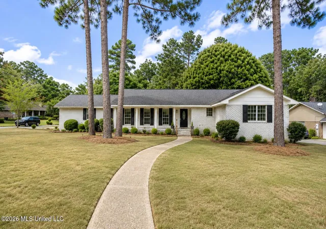 Photo 1 of Single family home for sale at 119 Bellair Dr, Hattiesburg, MS 39402 | MLS# 4159301 | Listing updated on 2026-08-15