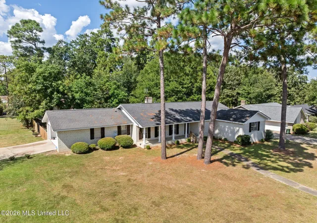 Photo 3 of Single family home for sale at 119 Bellair Dr, Hattiesburg, MS 39402 | MLS# 4159301 | Listing updated on 2026-09-15