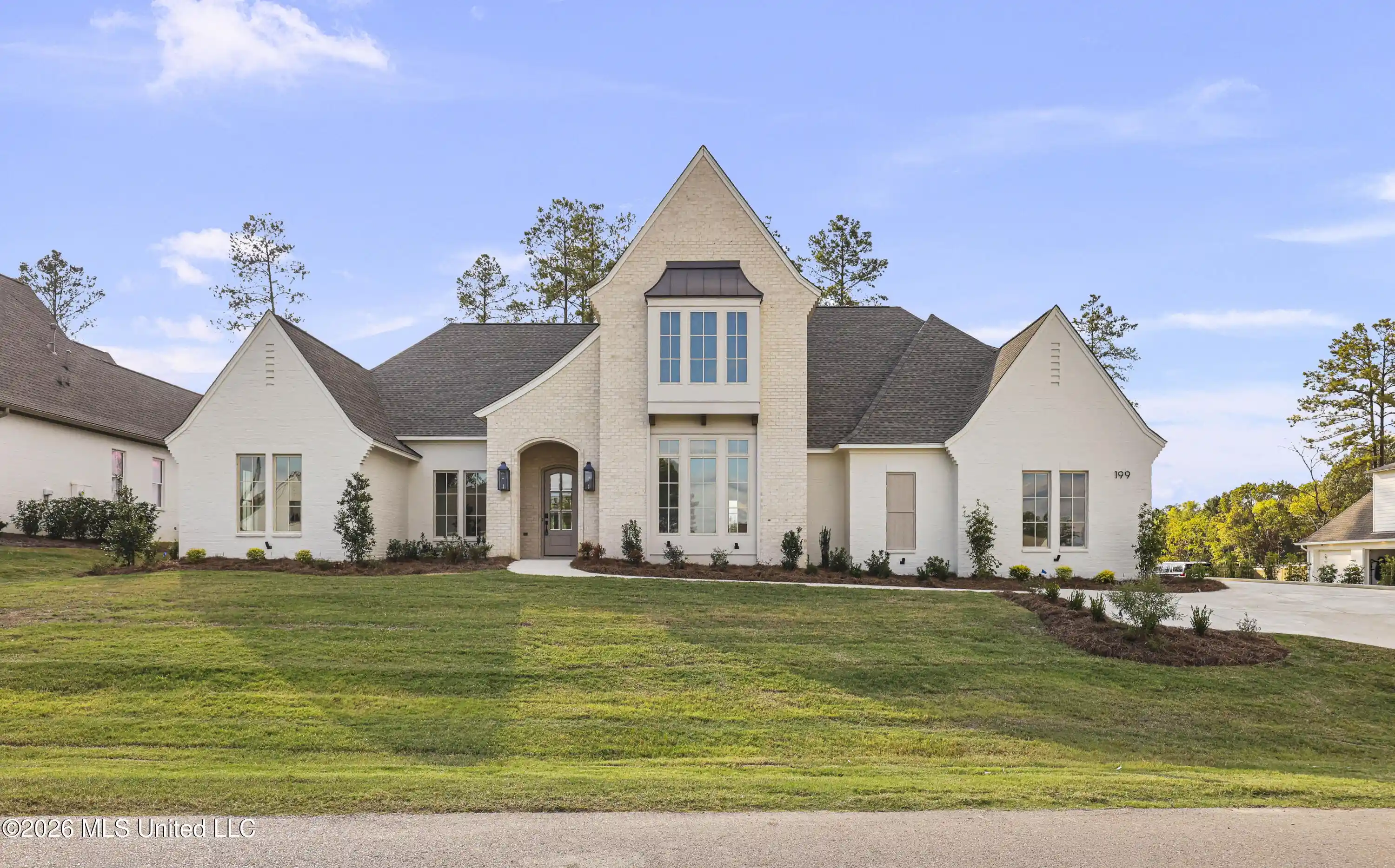 Photo 1 of Sale Pending at 199 Westlake Cir, Madison, MS 39110 | MLS# 4159308 | Listing updated on 2026-10-22