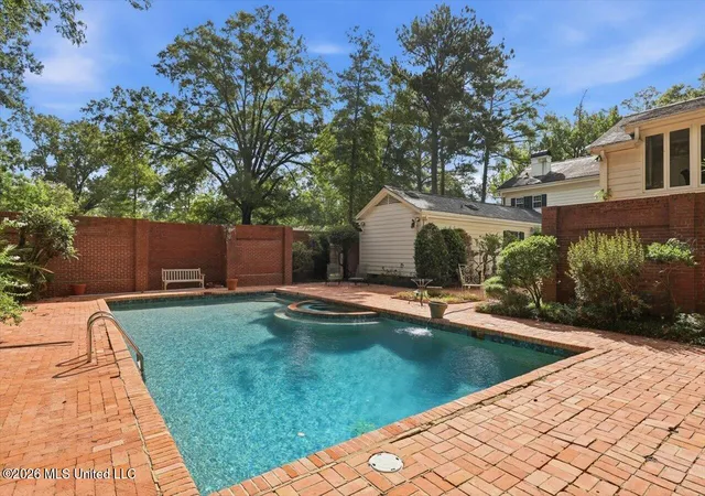 Photo 3 of Sale Pending at 3851 Old Canton Rd, Jackson, MS 39216 | MLS# 4159330 | Listing updated on 2026-08-22