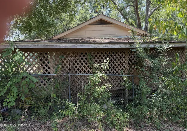 Photo 1 of Single family home for sale at 735 Seminole Ave, Grenada, MS 38901 | MLS# 4159558 | Listing updated on 2026-08-18