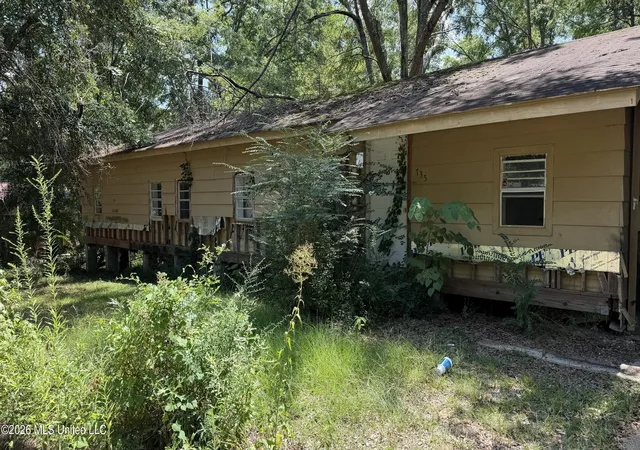 Photo 2 of Single family home for sale at 735 Seminole Ave, Grenada, MS 38901 | MLS# 4159558 | Listing updated on 2026-08-18
