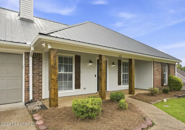 Photo 3 of Sale Pending at 220 Shadow Crk Dr, Florence, MS 39073 | MLS# 4159347 | Listing updated on 2026-08-26