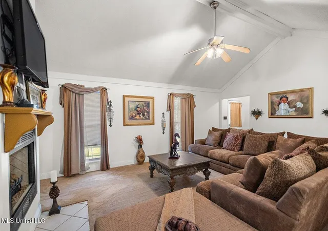 Photo 4 of Single family home for sale at 1085 Thomas Dr, Raymond, MS 39154 | MLS# 4159339 | Listing updated on 2026-08-30